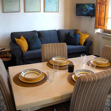 Appartamento Via Grandi - Free Gated Parking - 5 Minutes From Center Lucca Buitenkant foto